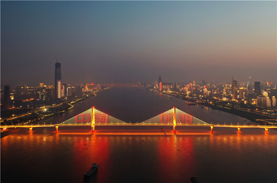 武汉:复苏